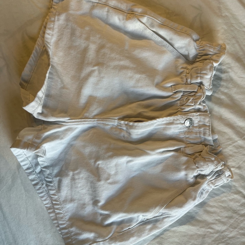 Kensie Women's High Waist Cream Shorts